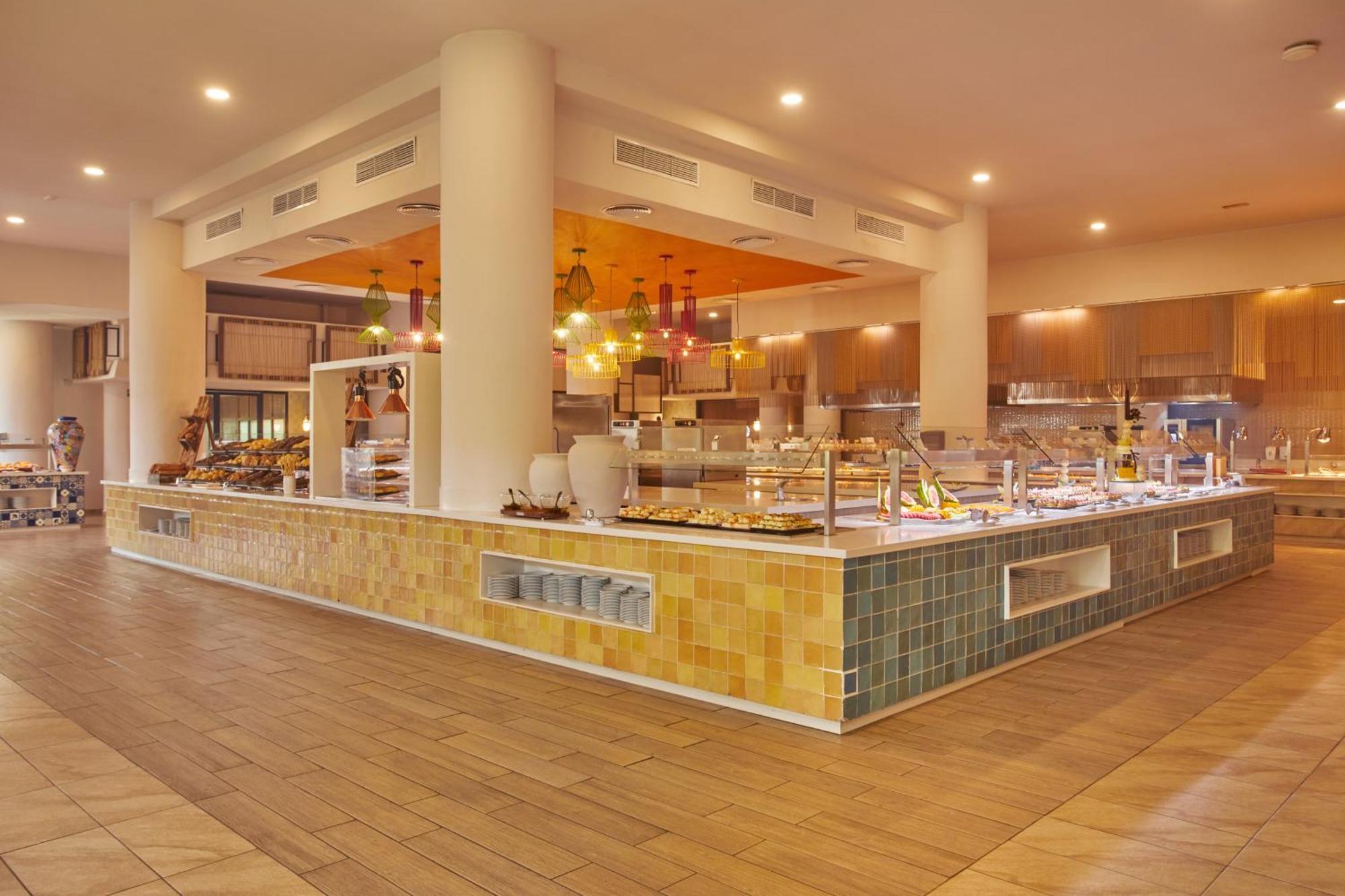 Bahia Principe Grand Tulum Hotel Riviera Maya Ngoại thất bức ảnh Buffet at a hotel